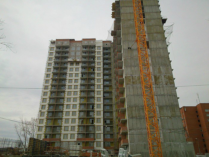 В Екатеринбурге с 25 этажа возводимой высотки рухнул строительный лифт, один человек погиб (видео) - Похоронный портал