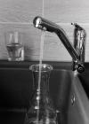 Ученые создали особый фильтр, очищающий питьевую воду от вирусов и бактерий