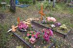Жителя Талицы, который крушил на кладбище в Каменске-Уральском могилы и поджигал тополиный пух, осудили, но свободы не лишили...