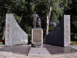 Активисты «Оппозиционного блока» на Одесчине приводят в порядок памятники и места захоронений героев ВОВ - Похоронный портал