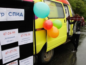 Более 642 тыс. носителей ВИЧ насчитал Минздрав в России