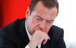 Медведев возглавит делегацию на похоронах Каримова - Похоронный портал
