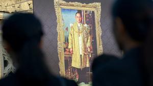 В Таиланде заключенные сделают миллион бумажных цветов для кремации короля - Похоронный портал