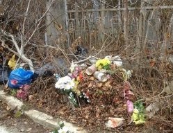 Кладбище в Керчи утопает в мусоре - Похоронный портал