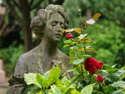 Хайгейтское кладбище - одно из самых знаменитых и красивых кладбищ мира
