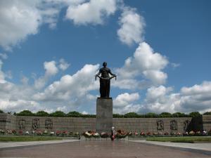 Десятилетняя реконструкция Пискаревского мемориала завершается год 70-летия Победы - Похоронный портал