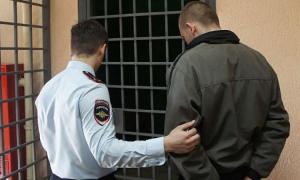 В Красноярске будут судить информировавшего ритуальную службу полицейского - Похоронный портал