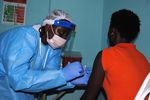Эбола продолжает "косить" новые жертвы - Похоронный портал