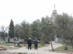 Севастополь заполонили слухи о загадочной могиле - Похоронный портал