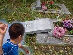 Памятники на кладбищах в Тверской области разрушали дети