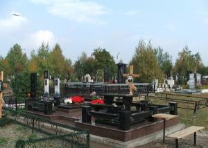 На Северном кладбище в Ростове захоронения ''уходят'' под воду - Похоронный портал