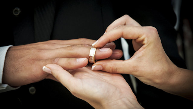 Филиппинка "вышла замуж" за погибшего возлюбленного во время похорон - Похоронный портал