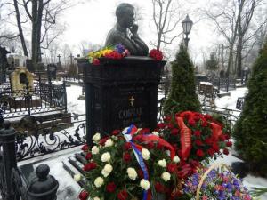 Память Анатолия Собчака почтили в Александро-Невской лавре  - Похоронный портал