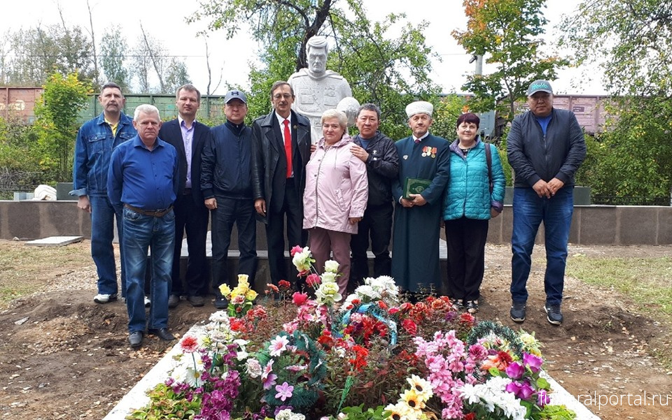 Внуки казахстанца, погибшего в ВОВ, реконструируют воинский мемориал в России