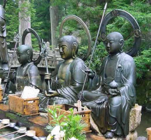 Кладбище Окуно-ин. Япония