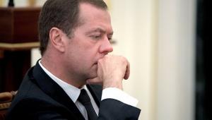 Медведев возглавит российскую делегацию на церемонии прощания с Колем - Похоронный портал
