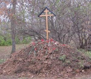 В Уфе на территории бывшего кладбища исчез крест с братской могилы - Похоронный портал