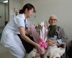 В Японии скончался старейший житель Земли - Похоронный портал