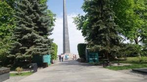 Кличко установил биотуалеты рядом с могилами героев Великой Отечественной - Похоронный портал