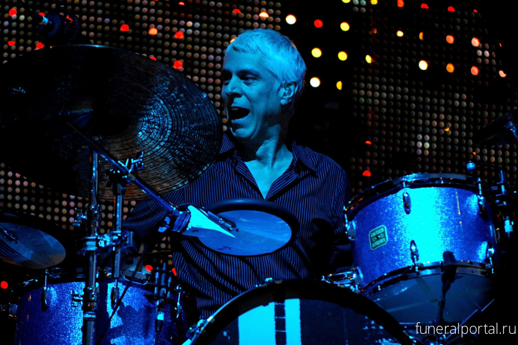 Bill Rieflin, Drummer for King Crimson, R.E.M., Ministry, Dead at 59 - Похоронный портал