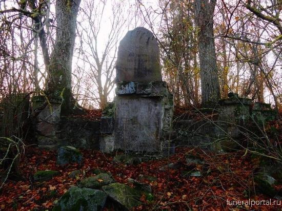 Калининград. В Славске чиновники заставили школьников заботиться о воинских захоронениях - Похоронный портал