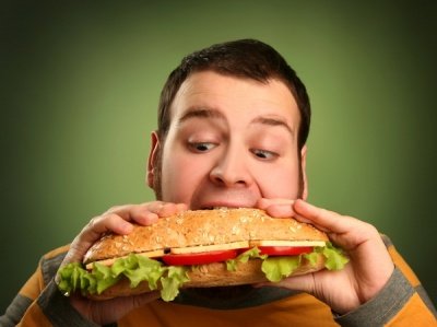Ученые узнали, в чем причина тяги к нездоровой пище