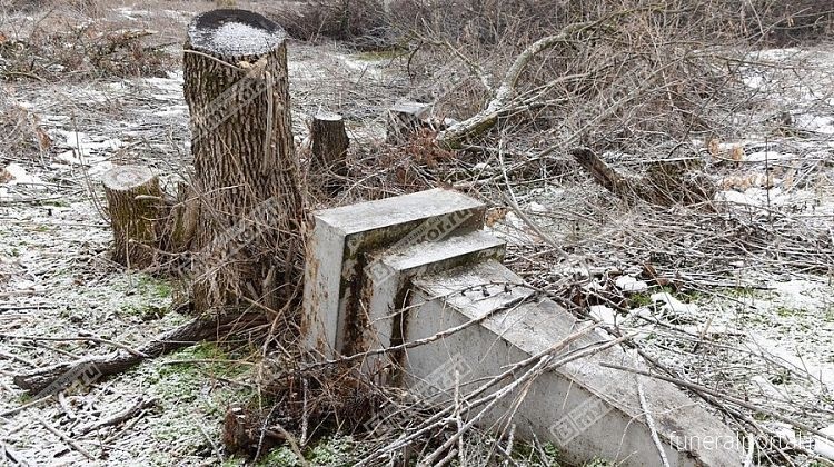 Вечная память казачьему кладбищу в Кореновске