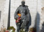 В Таллине испачкали памятник Воину-освободителю  - Похоронный портал