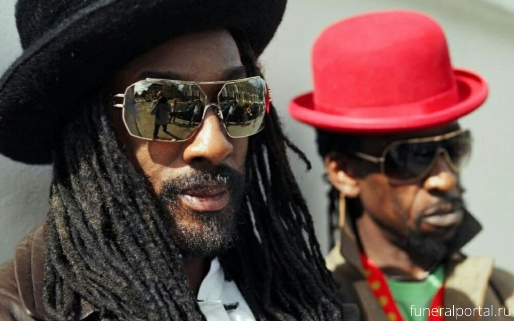 Drummie Zeb, lead singer of UK reggae band Aswad, dies aged 62 - Похоронный портал