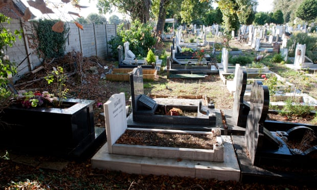 Лондонское кладбище заподозрили в осквернении могил для освобождения мест под новые - Похоронный портал