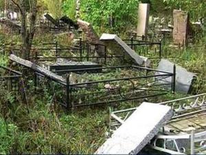 В Рязани пожилой вандал разгромил по пьяни Шереметьевское кладбище - Похоронный портал