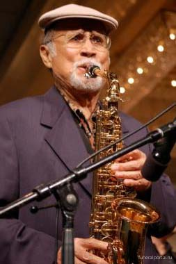 Hawaii-born saxophone great Gabe Baltazar dies at 92 - Похоронный портал
