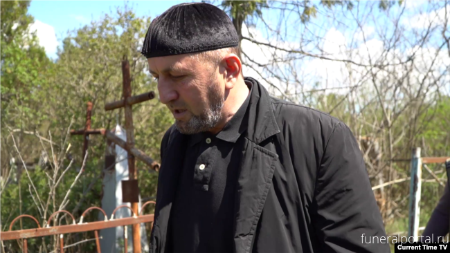 «Бог зачтет это все». Смотритель кладбищ в Чечне рассказывает, зачем ухаживает за могилами людей разных конфессий