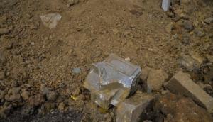 Старинные надгробные плиты нашли на стройплощадке в Екатеринбурге (видео) - Похоронный портал