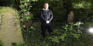 Охотники за привидениями были шокированы съемками порно на кладбище - Похоронный портал