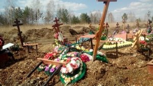 Вандалы устроили погром на Лесном кладбище в Екатеринбурге - Похоронный портал