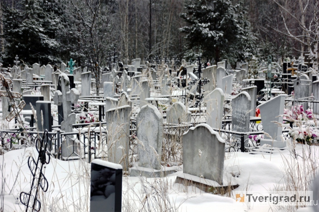 В Тверской области похоронная фирма не будет компенсировать моральный вред родственникам бабушек, чьи тела перепутали в морге - Похоронный портал