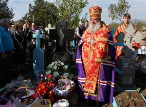 Примэрия призывает кишиневцев не одеваться вызывающе, идя на кладбище - Похоронный портал