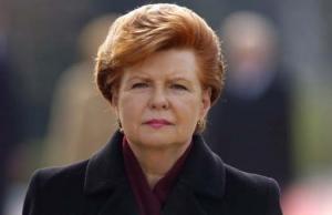 Экс-президента Латвии обвинили в незаконном получении участка на элитном кладбище - Похоронный портал