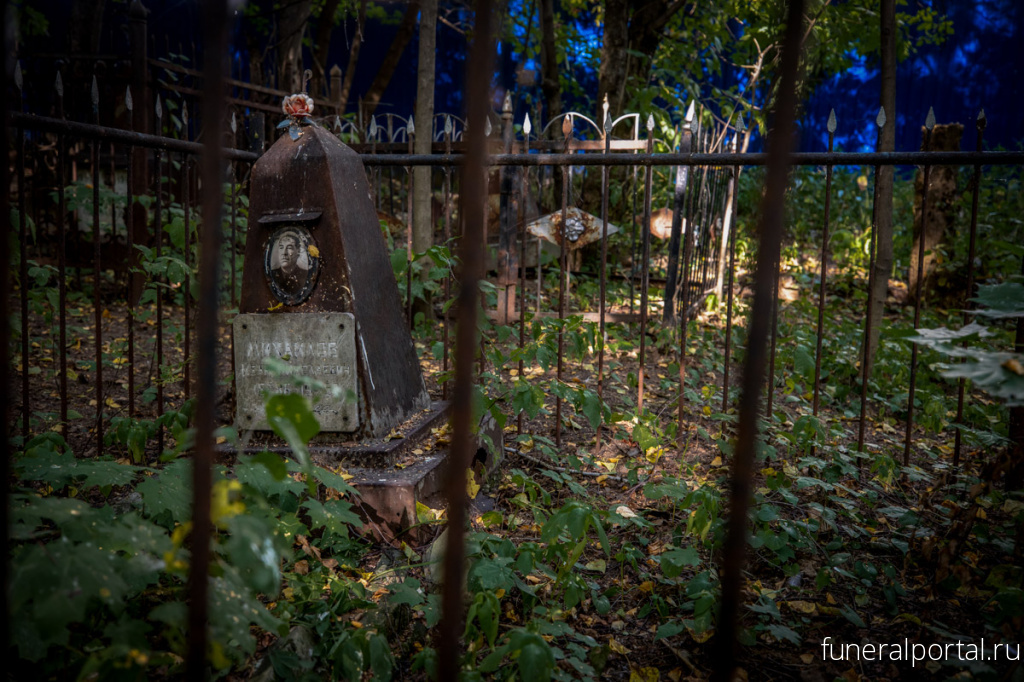 Фото на могилах: почему они есть только на российских кладбищах
