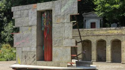 Rocket from the crypt! Phyllida Barlow on her Highgate cemetery sculpture