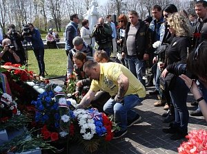 Калининградские байкеры почтили память советских воинов в Польше - Похоронный портал