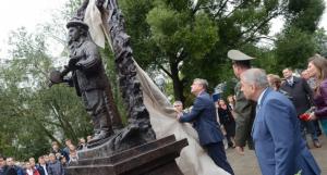 В Кирове открыли памятник труженикам тыла - Похоронный портал
