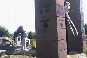 В Польше разрушили памятник украинским националистам - Похоронный портал