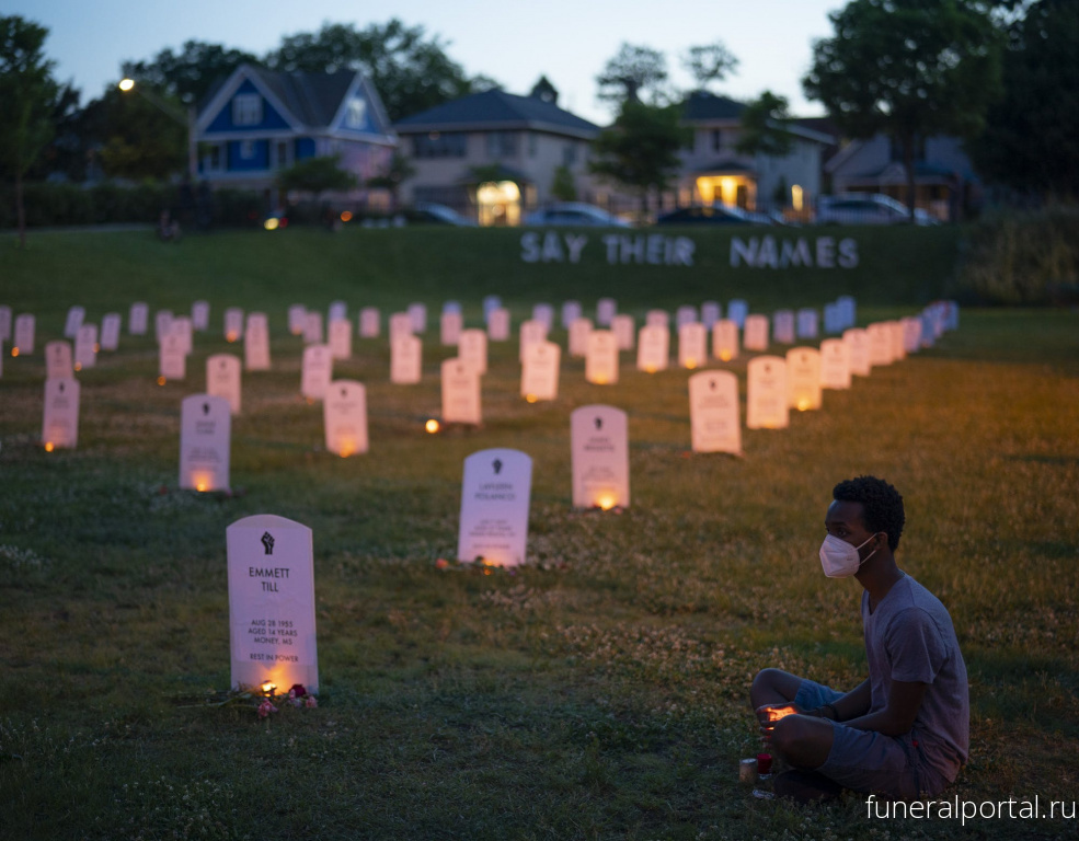 Two young artists create a 'cemetery' in Minneapolis to honor victims of police killings