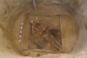 В Казахских курганах нашли могилы великанов - Похоронный портал