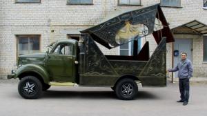 Житель семилукского села превратил старый военный грузовик в VIP-катафалк - Похоронный портал
