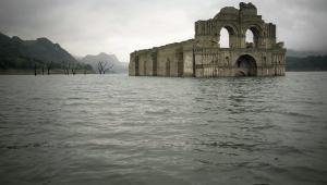 В Мексике из-под воды показался средневековый храм - Похоронный портал