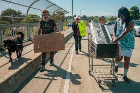 Supriya Yelimeli on Twitter: "Mama West died on July 4. She was a musician, mother and a prominent resident at the former Seabreeze encampment. Her daughter recently reconnected with her. “I'm just