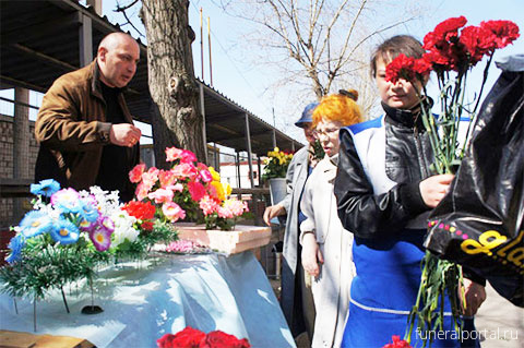 Росто́в-на-Дону́. Работники ритуальных бюро не могут попасть на кладбища из-за бюрократии - Похоронный портал